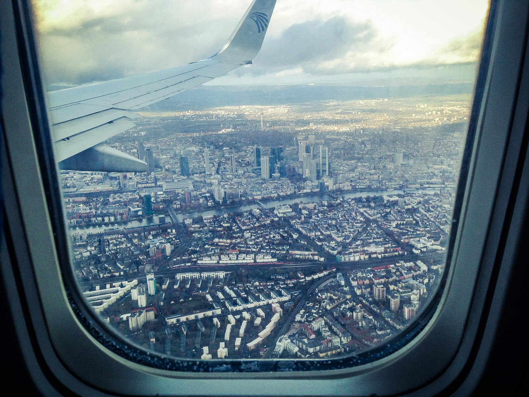 Flugzeugfensterscheibe, Die Stadtgebäude Zeigt